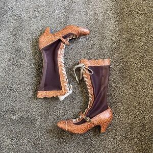 Miss L. Fire Boots Size 36